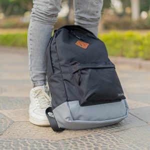 ⁦أسود - شنطة الظهر اليومية⁩ - الصورة ⁦10⁩