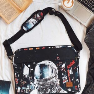 ⁦spaceman⁩ - الصورة ⁦1⁩