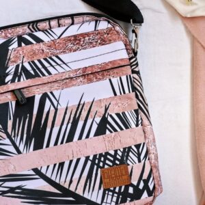 ⁦pink leaves⁩ - الصورة ⁦2⁩